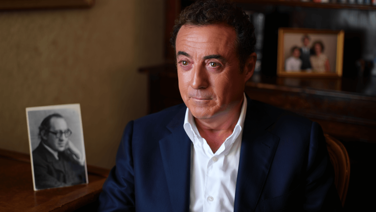 Cyril Féraud rend un émouvant hommage à son père décédé : "Merci de veiller sur moi"