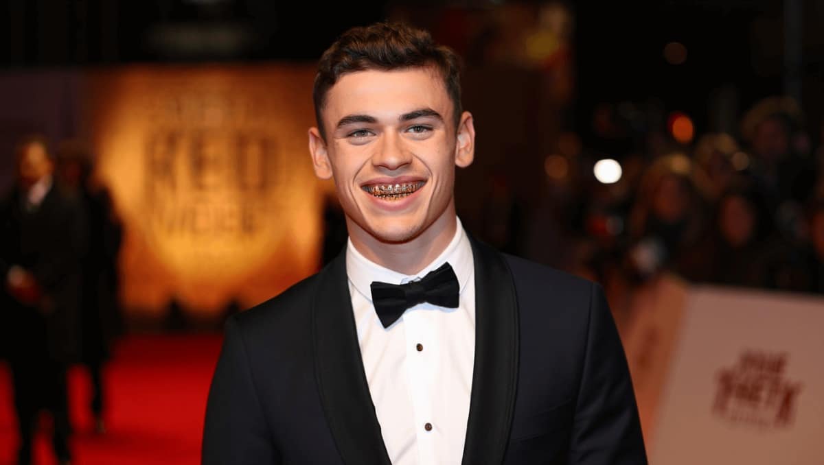 Jacob Elordi Debuts a Gold Tooth with Romantic Hidden Meaning Alongside Margot Robbie at “Wuthering Heights” Premiere