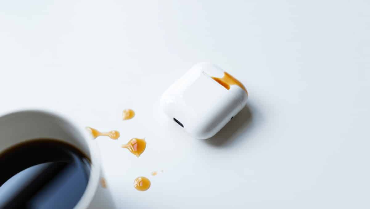 AirPods cases always get dirty stains in exactly the same place, and I just found out why