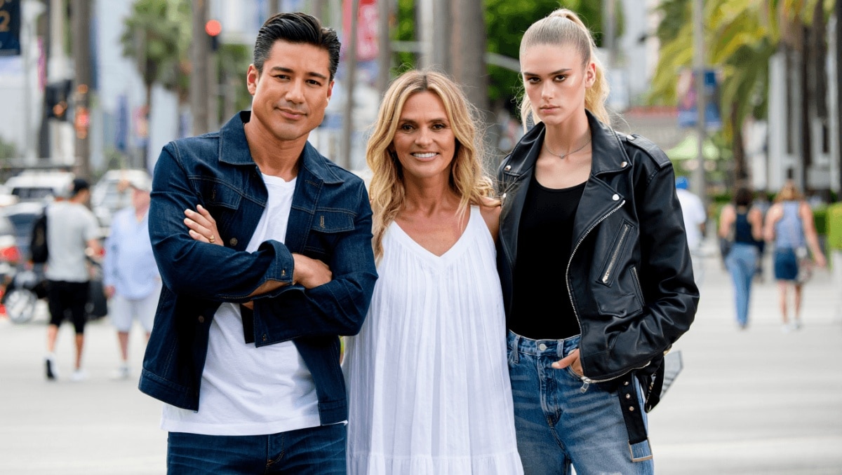 Mario Lopez Reunites with “Saved by the Bell ”Costar Tiffani Thiessen, Plus Kaia Gerber and More