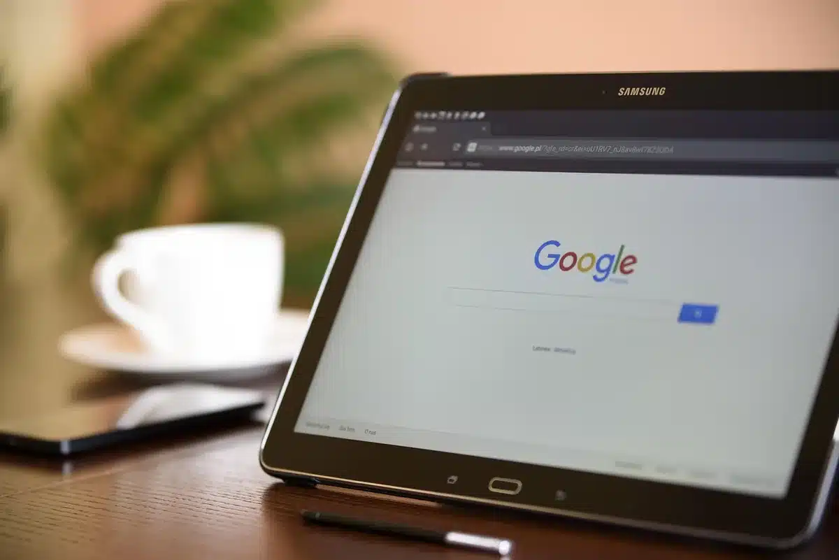 Google app settings screen showing News and Discover preferences